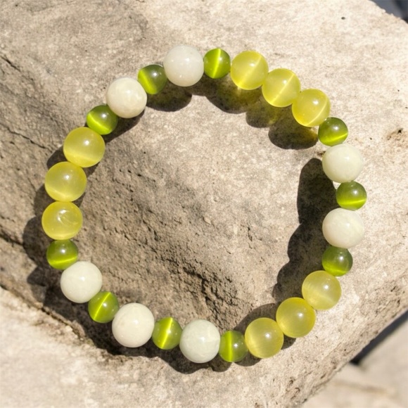 Michelle Stylez11 Jewelry - Lime Green & Yellow Cat’s Eye Beaded Bracelet